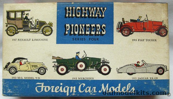 Revell 1/32 1907 Renault Limousine Highway Pioneers - Series Four, H53-89 plastic model kit